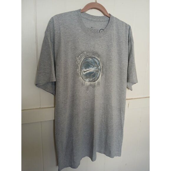 Vintage Y2K Nike Basketball Center Swoosh Graphic T-Shirt Gray Short Sleeve - Picture 6 of 8